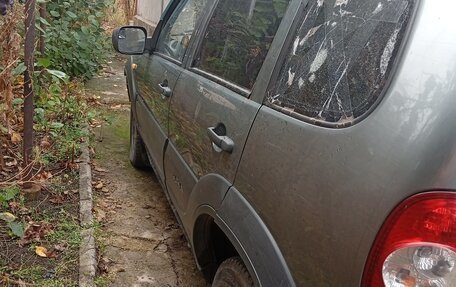 Chevrolet Niva I рестайлинг, 2010 год, 200 000 рублей, 2 фотография