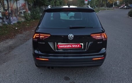 Volkswagen Tiguan II, 2018 год, 2 750 000 рублей, 2 фотография