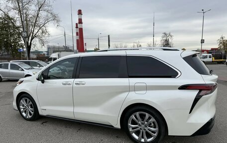 Toyota Sienna, 2021 год, 5 200 000 рублей, 3 фотография