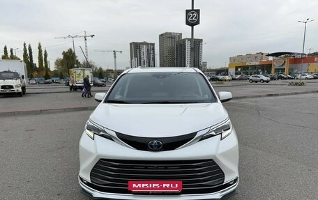 Toyota Sienna, 2021 год, 5 200 000 рублей, 4 фотография
