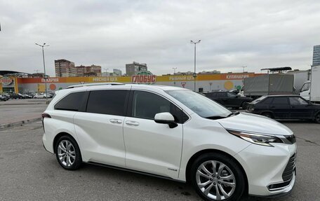 Toyota Sienna, 2021 год, 5 200 000 рублей, 7 фотография
