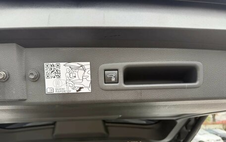 Toyota Sienna, 2021 год, 5 200 000 рублей, 19 фотография