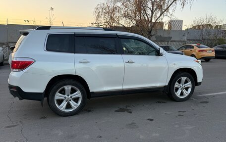 Toyota Highlander III, 2011 год, 1 990 000 рублей, 3 фотография