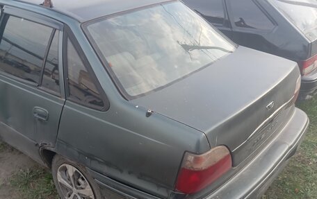 Daewoo Nexia I рестайлинг, 2004 год, 40 000 рублей, 3 фотография