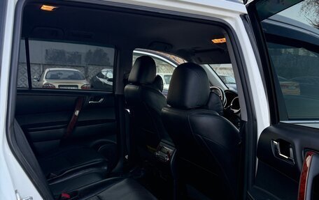 Toyota Highlander III, 2011 год, 1 990 000 рублей, 6 фотография