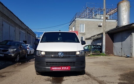 Volkswagen Transporter T6 рестайлинг, 2019 год, 3 900 000 рублей, 2 фотография