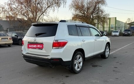 Toyota Highlander III, 2011 год, 1 990 000 рублей, 4 фотография