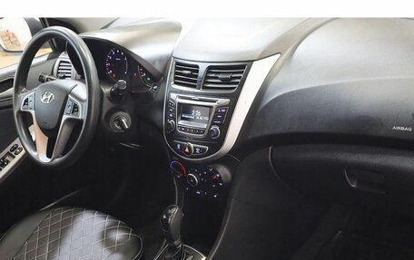 Hyundai Solaris II рестайлинг, 2015 год, 1 249 000 рублей, 5 фотография