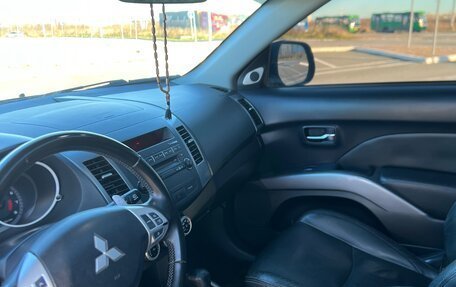 Mitsubishi Outlander III рестайлинг 3, 2008 год, 1 200 000 рублей, 15 фотография