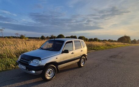 Chevrolet Niva I рестайлинг, 2004 год, 215 000 рублей, 3 фотография