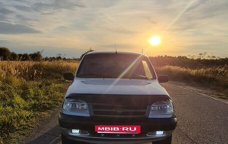 Chevrolet Niva I рестайлинг, 2004 год, 215 000 рублей, 2 фотография