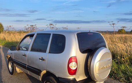 Chevrolet Niva I рестайлинг, 2004 год, 215 000 рублей, 10 фотография