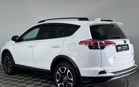 Toyota RAV4, 2018 год, 1 950 000 рублей, 6 фотография