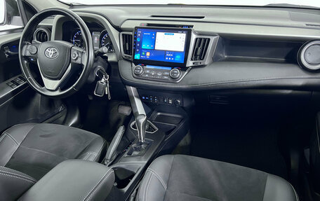 Toyota RAV4, 2018 год, 1 950 000 рублей, 14 фотография