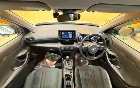 Toyota Yaris Cross, 2022 год, 1 417 009 рублей, 3 фотография