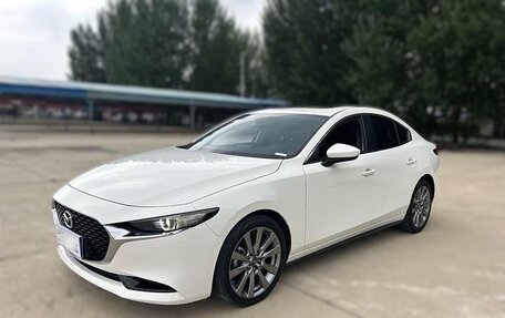 Mazda 3, 2023 год, 1 840 000 рублей, 2 фотография