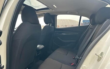 Mazda 3, 2023 год, 1 840 000 рублей, 19 фотография