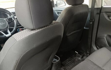 KIA Rio IV, 2018 год, 850 000 рублей, 2 фотография