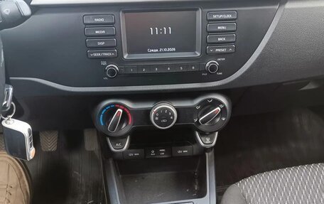 KIA Rio IV, 2018 год, 850 000 рублей, 10 фотография