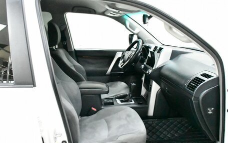 Toyota Land Cruiser Prado 150 рестайлинг, 2011 год, 2 720 000 рублей, 9 фотография