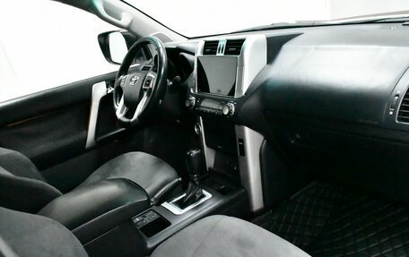 Toyota Land Cruiser Prado 150 рестайлинг, 2011 год, 2 720 000 рублей, 10 фотография