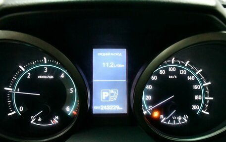 Toyota Land Cruiser Prado 150 рестайлинг, 2011 год, 2 720 000 рублей, 30 фотография