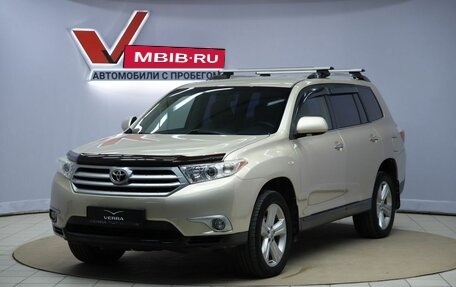 Toyota Highlander III, 2011 год, 1 350 000 рублей, 1 фотография
