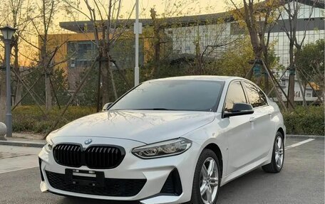 BMW 1 серия, 2022 год, 1 910 000 рублей, 1 фотография