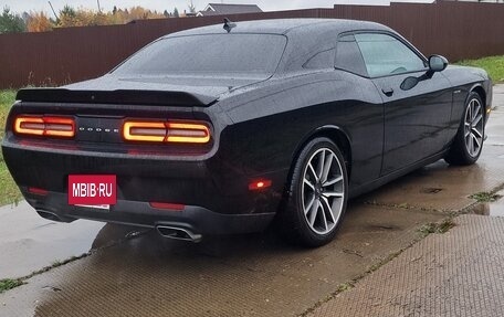 Dodge Challenger III рестайлинг 2, 2020 год, 4 670 000 рублей, 2 фотография