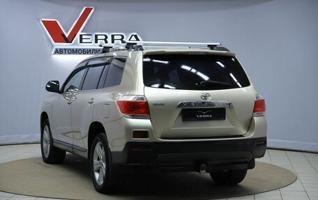 Toyota Highlander III, 2011 год, 1 350 000 рублей, 7 фотография