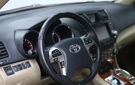 Toyota Highlander III, 2011 год, 1 350 000 рублей, 12 фотография