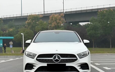 Mercedes-Benz A-Класс, 2022 год, 2 150 000 рублей, 2 фотография