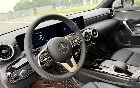 Mercedes-Benz A-Класс, 2022 год, 2 150 000 рублей, 10 фотография