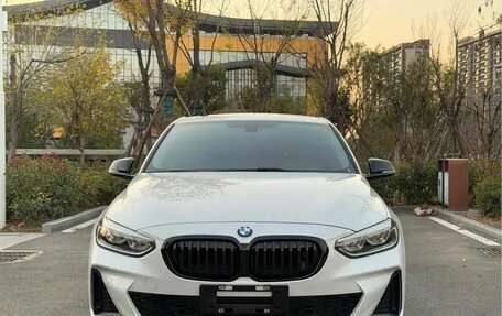 BMW 1 серия, 2022 год, 1 910 000 рублей, 2 фотография