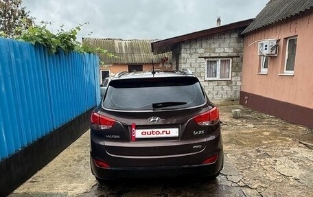 Hyundai ix35 I рестайлинг, 2011 год, 1 000 000 рублей, 2 фотография