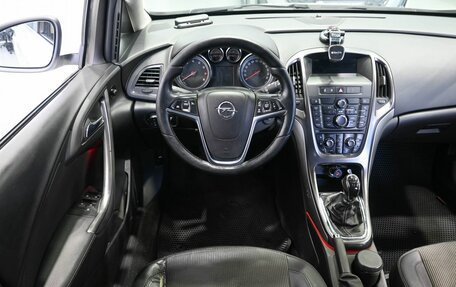 Opel Astra J, 2011 год, 639 900 рублей, 11 фотография