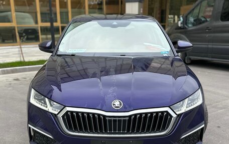Skoda Octavia IV, 2022 год, 2 300 000 рублей, 2 фотография