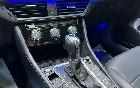 Volkswagen Bora, 2023 год, 1 650 000 рублей, 14 фотография