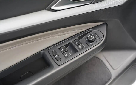 Volkswagen Golf VIII, 2022 год, 2 150 000 рублей, 15 фотография
