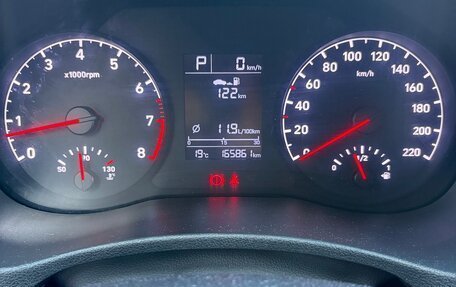 Hyundai Solaris II рестайлинг, 2018 год, 1 000 000 рублей, 8 фотография
