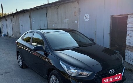 Hyundai Solaris II рестайлинг, 2018 год, 1 000 000 рублей, 3 фотография