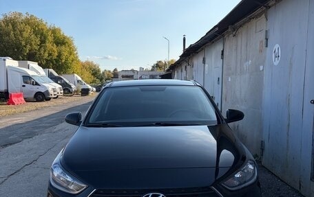Hyundai Solaris II рестайлинг, 2018 год, 1 000 000 рублей, 2 фотография