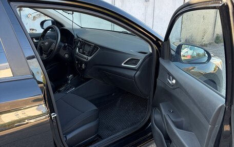 Hyundai Solaris II рестайлинг, 2018 год, 1 000 000 рублей, 12 фотография