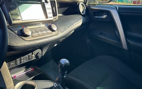 Toyota RAV4, 2015 год, 1 650 000 рублей, 16 фотография