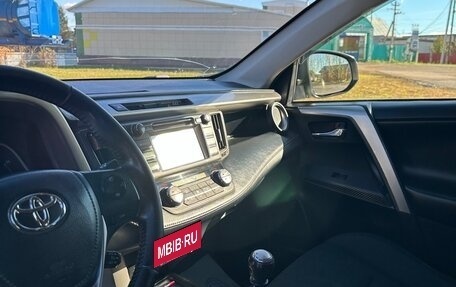 Toyota RAV4, 2015 год, 1 650 000 рублей, 14 фотография