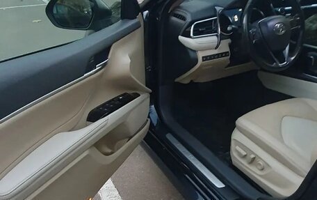 Toyota Camry, 2020 год, 3 500 000 рублей, 10 фотография