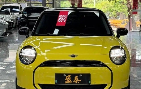 MINI Hatch, 2024 год, 3 550 000 рублей, 2 фотография