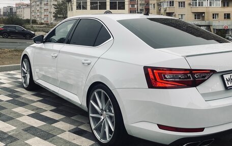 Skoda Superb III рестайлинг, 2016 год, 2 580 000 рублей, 7 фотография