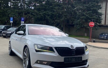 Skoda Superb III рестайлинг, 2016 год, 2 580 000 рублей, 4 фотография