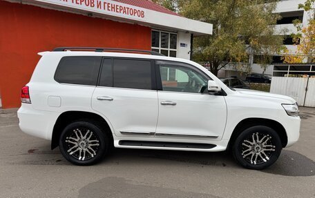 Toyota Land Cruiser 200, 2015 год, 6 000 000 рублей, 2 фотография